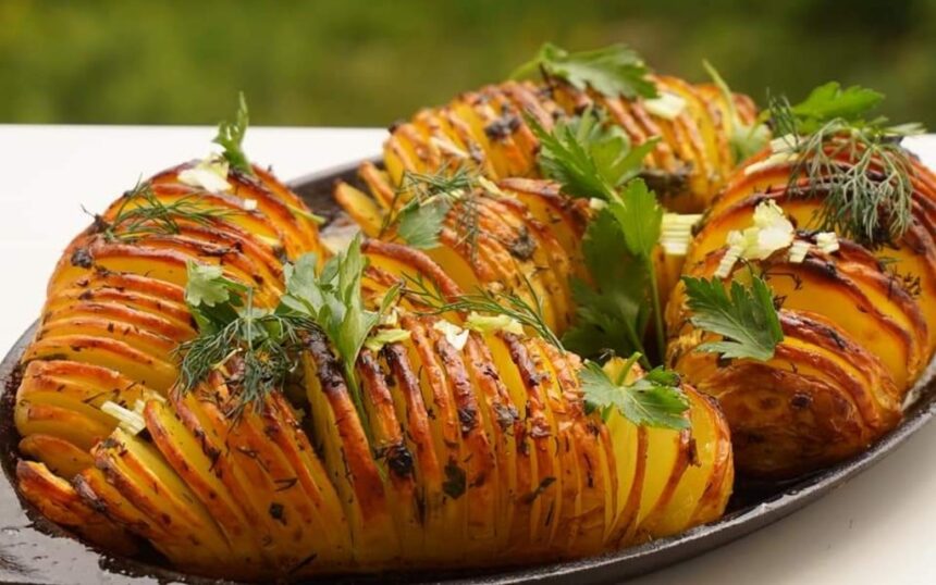 Печени Hasselback картофи с чесън