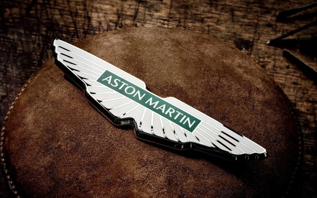 Aston Martin е с ново лого