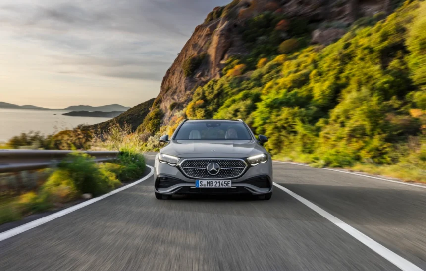 Mercedes-Benz представи шестото си поколение E-Class комби