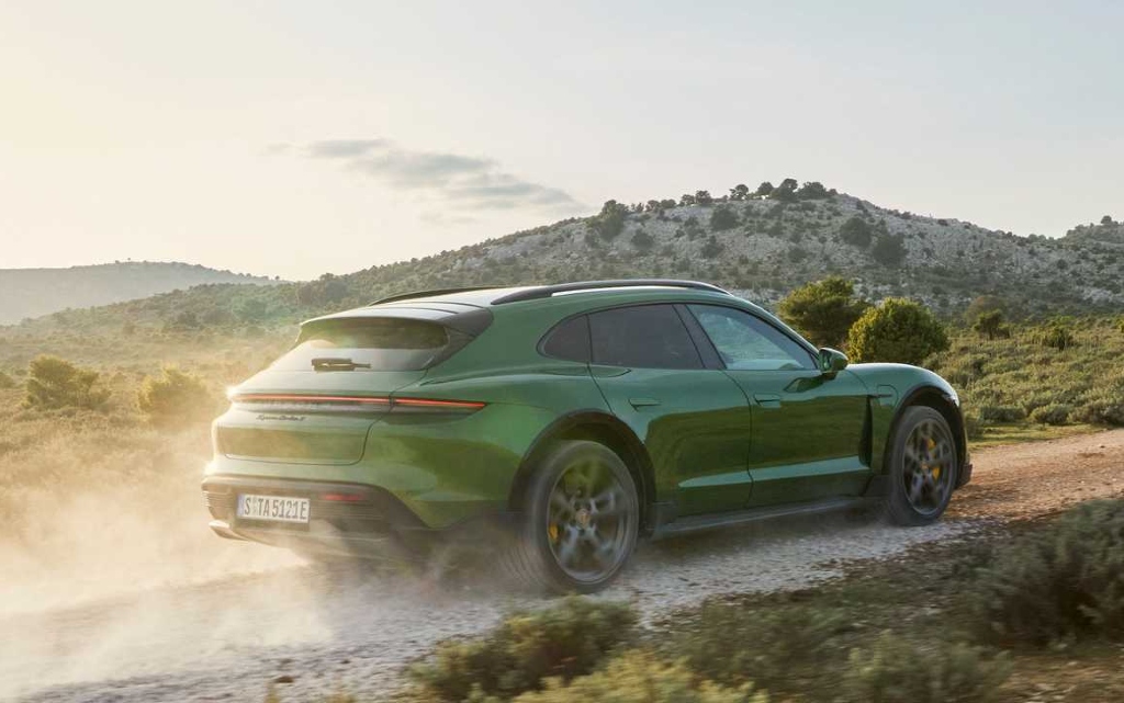 Porsche представи Taycan Sport Turismo